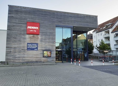 Sie sehen den Eingang vom Penny Markt in Lahr (Schwarzwald), Friedhofstr. 7