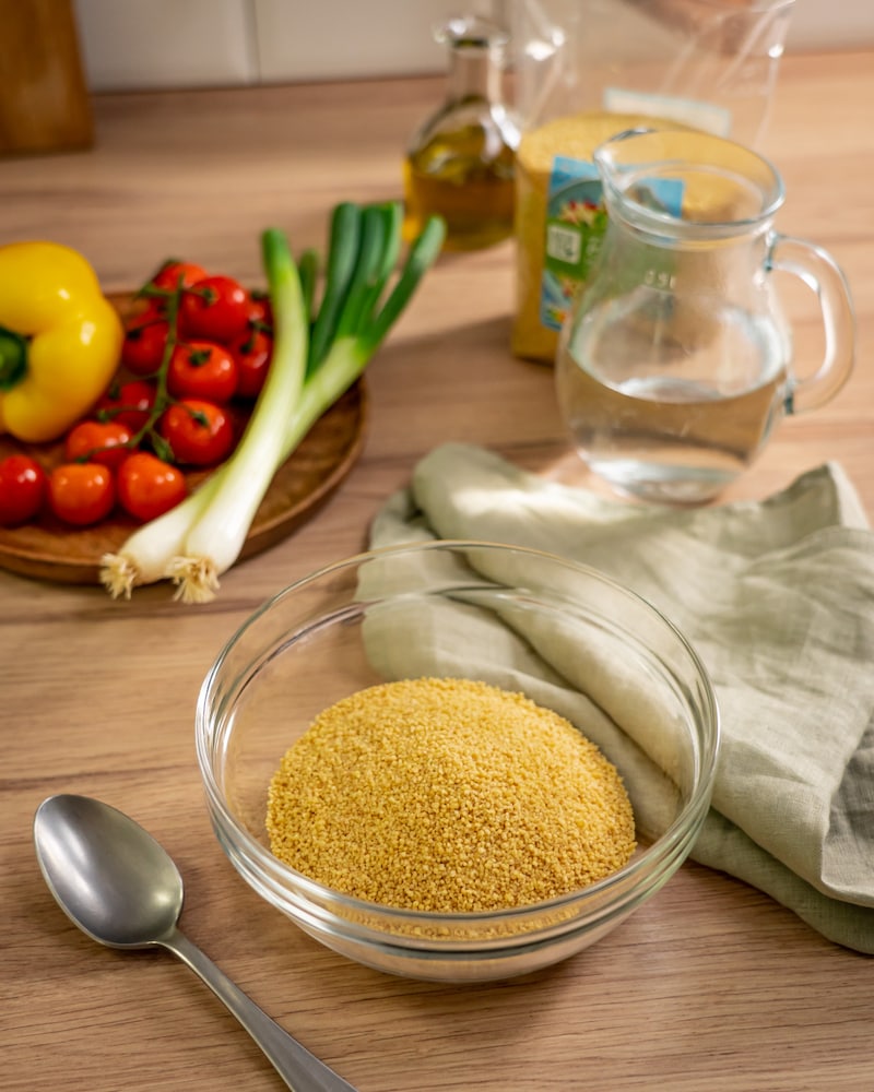 Couscous-Salat mit buntem Gemüse
