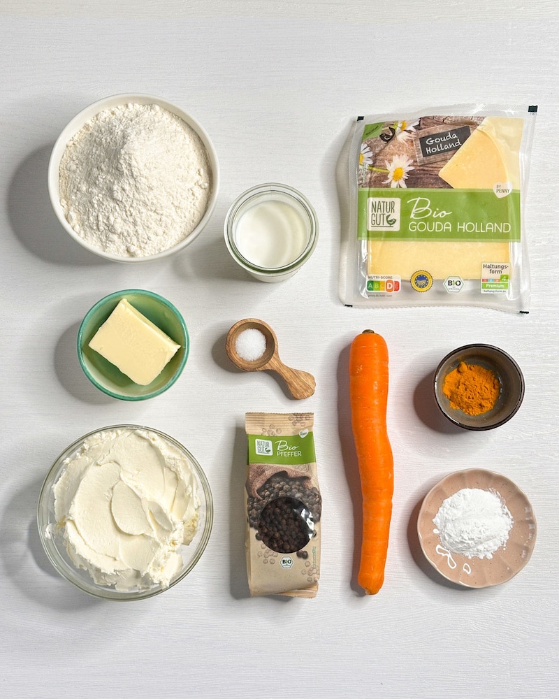 Dieses Bild zeigt die Zutaten für die Frischkäse-Küken.