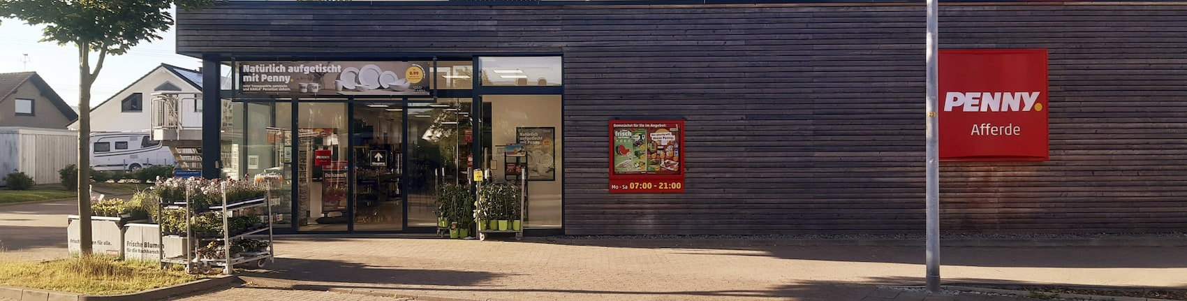 Sie sehen den Eingang vom Penny Markt in Hameln, Leipziger Straße 38
