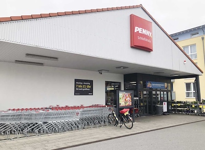 sie sehen den Eingang vom Penny Markt in Velbert – Mitte Schloss Strasse 65