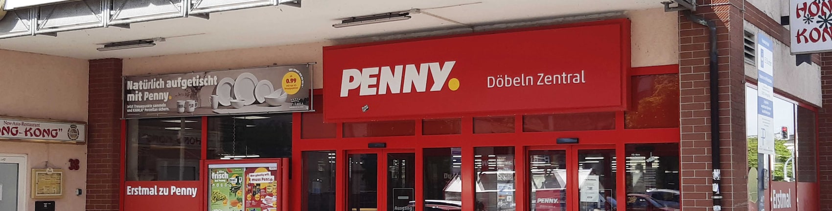 Sie sehen den Eingang vom Penny Markt in Doebeln Schillerstr. 38