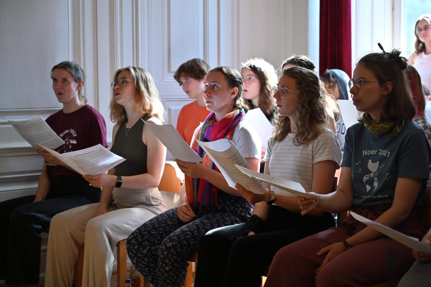 Teilnehmende des Landesferienkurs singen gemeinsam