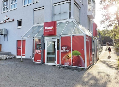 Sie sehen den Eingang vom Penny Markt in Heilbronn/Neckargartach, Frankenbacher Str. 47