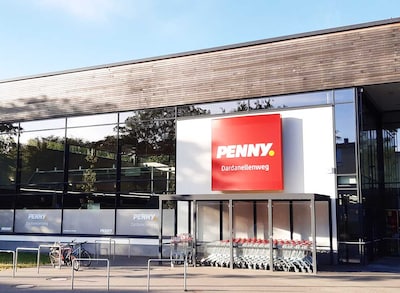 Sie sehen den Eingang vom Penny Markt in Berlin-Mariendorf Dardanellenweg 50