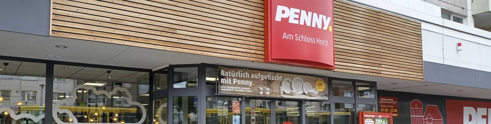 Sie sehen den Eingang vom Penny Markt in Gelsenkirchen, Essener Str. 2