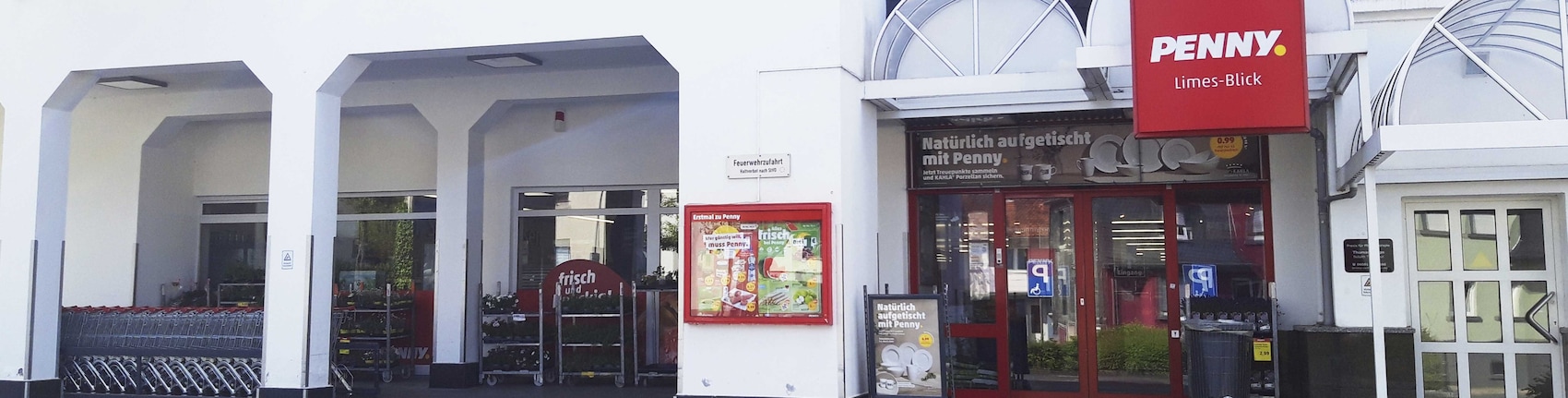 Sie sehen den Eingang vom Penny Markt in Neu-Anspach, Bahnhofstr. 71