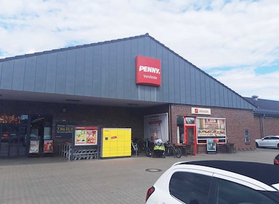 Sie sehen den Eingang vom Penny Markt in Wolfsburg, Obere Tor 40
