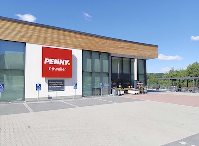 Sie sehen den Eingang vom Penny Markt in Ottweiler, Leonardo-da-Vinci-Str. 2
