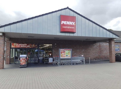Sie sehen den Eingang vom Penny Markt in Hiddenhausen, Rathausstr. 40