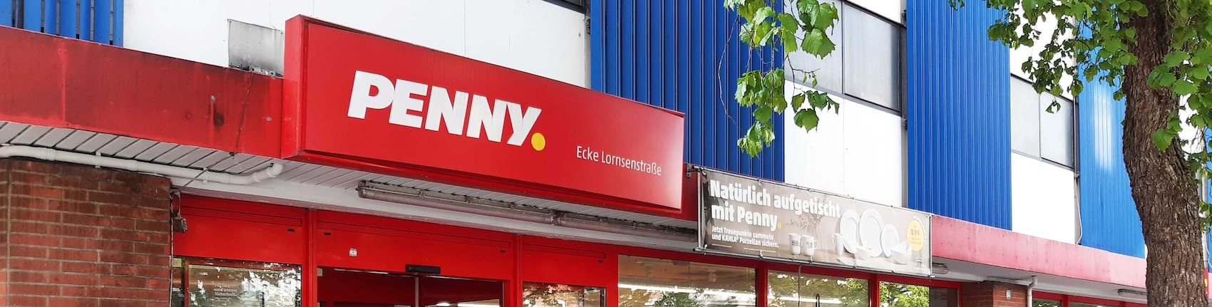 sie sehen den Eingang vom Penny Markt in Kiel/Brunswik Holtenauer Str.84