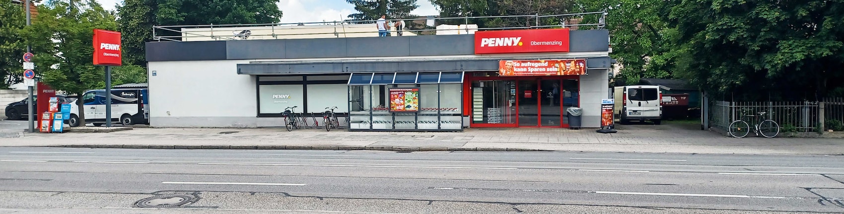 sie sehen den Eingang vom Penny Markt in Muenchen/Pasing-Obermenzing Verdistr. 106-108