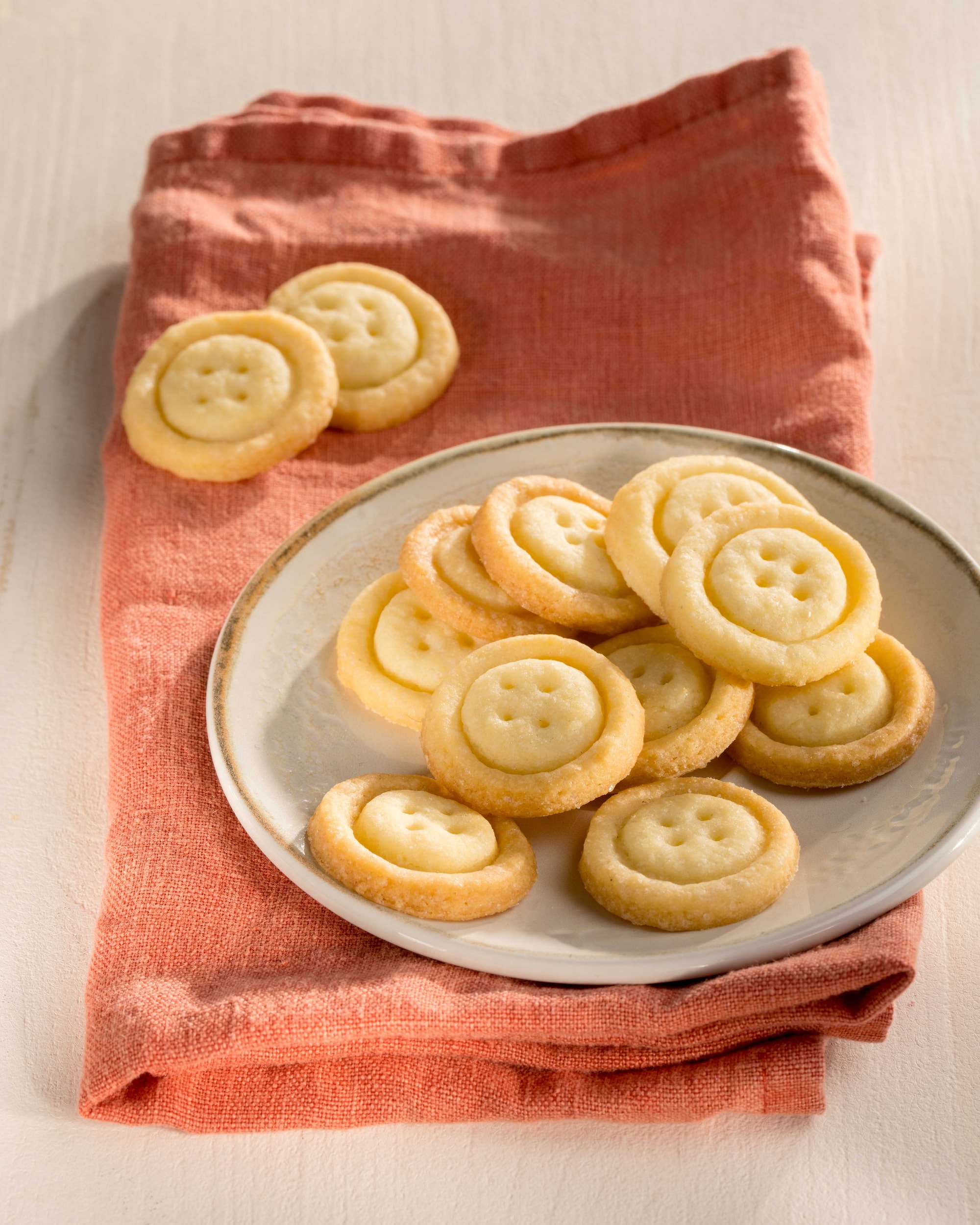 Das Bild zeigt unsere Mürbeteig-Knöpfe.