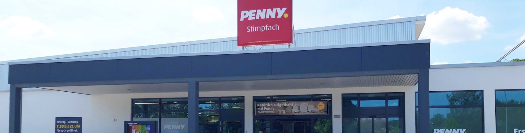 Sie sehen den Eingang vom Penny Markt in Stimpfach Haupstr. 7 – 9