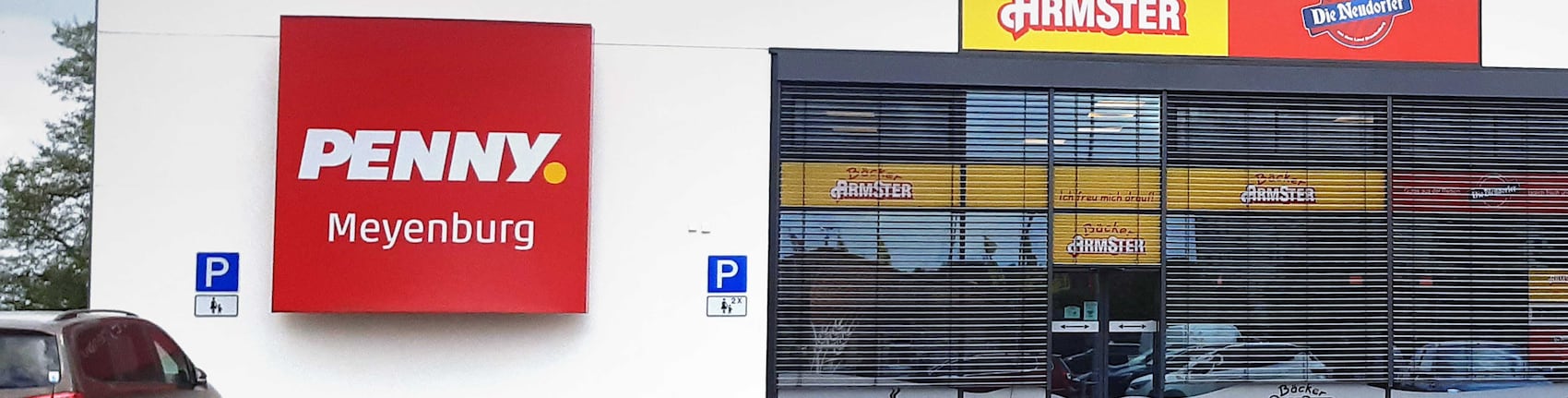sie sehen den Eingang vom Penny Markt in Meyenburg Plauer Str. 31