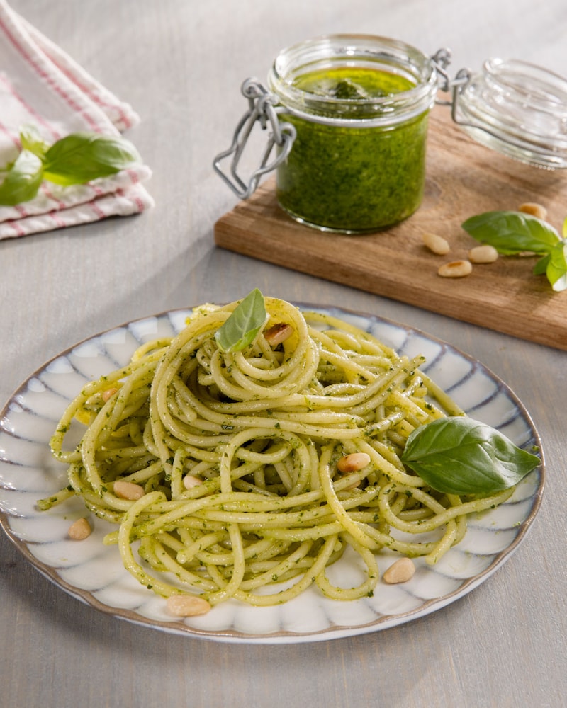 Dieses Bild, zeigt das fertige Pesto Genovese mit Pasta.