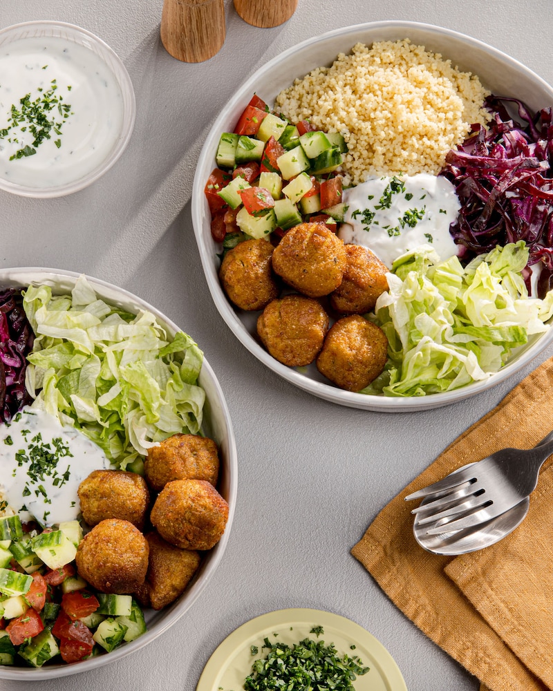 Dieses Bild zeigt die fertige Falafel Bowl.