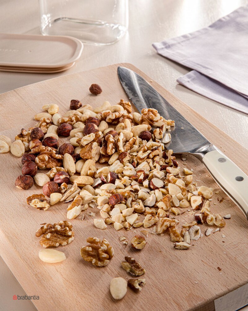 Das Bild zeigt die gehackten Nüsse.
