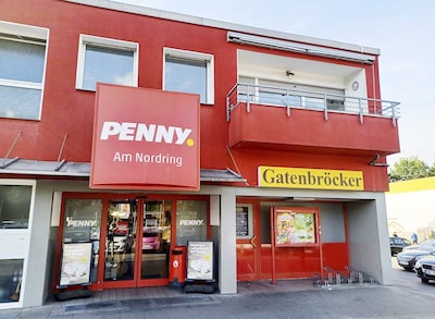 Sie sehen den Eingang vom Penny Markt in Gelsenkirchen - Buer, Nordring 8
