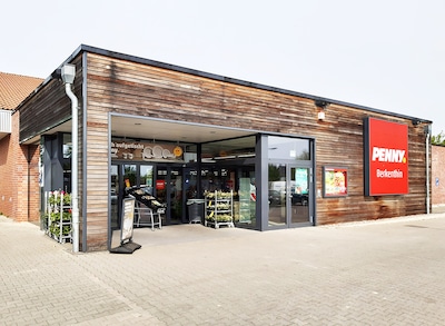 Sie sehen den Eingang vom Penny Markt in Berkenthin, Oldesloer Str. 44A