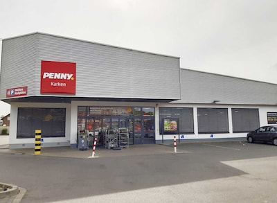 sie sehen den Eingang vom Penny Markt Heinsberg Roermonder Str. /Ecke Köllstr. 77