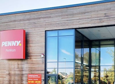 Sie sehen den Eingang vom Penny Markt in Penkun Stettiner Chaussee 34