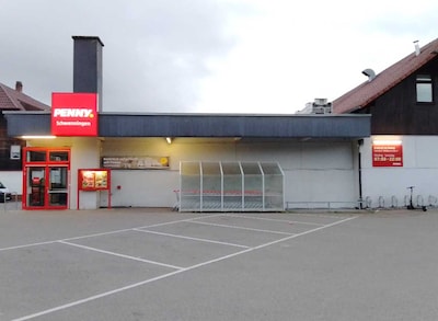 Sie sehen den Eingang vom Penny Markt in Villingen/Schwenningen, Sturmbuehlstr. 134