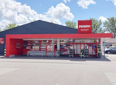 Sie sehen den Eingang vom Penny Markt in Eppingen, Frauenbrunner Straße 19