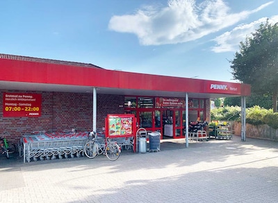 sie sehen den Eingang vom Penny Markt in Nortorf Lohkamp 19-23