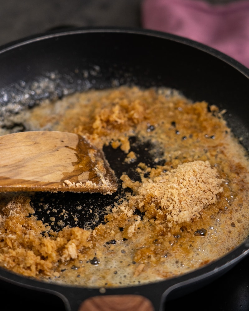 Quarkknödel mit Pflaumenkompott und Vanillesauce