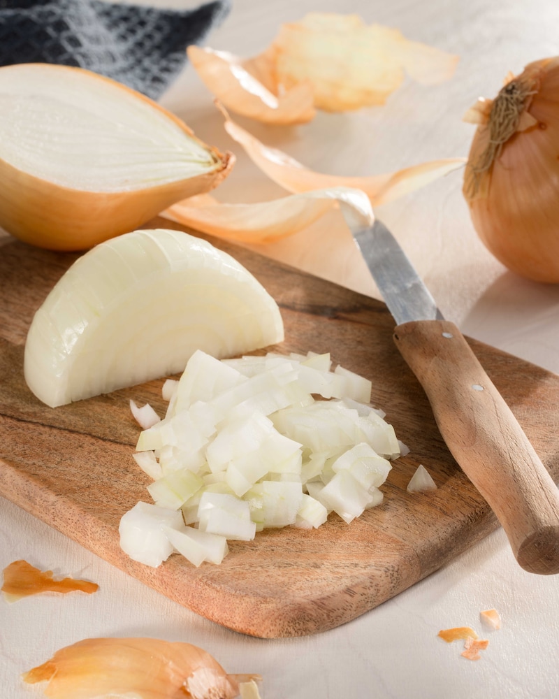 Dieses Bild zeigt geschnittene Zwiebel.