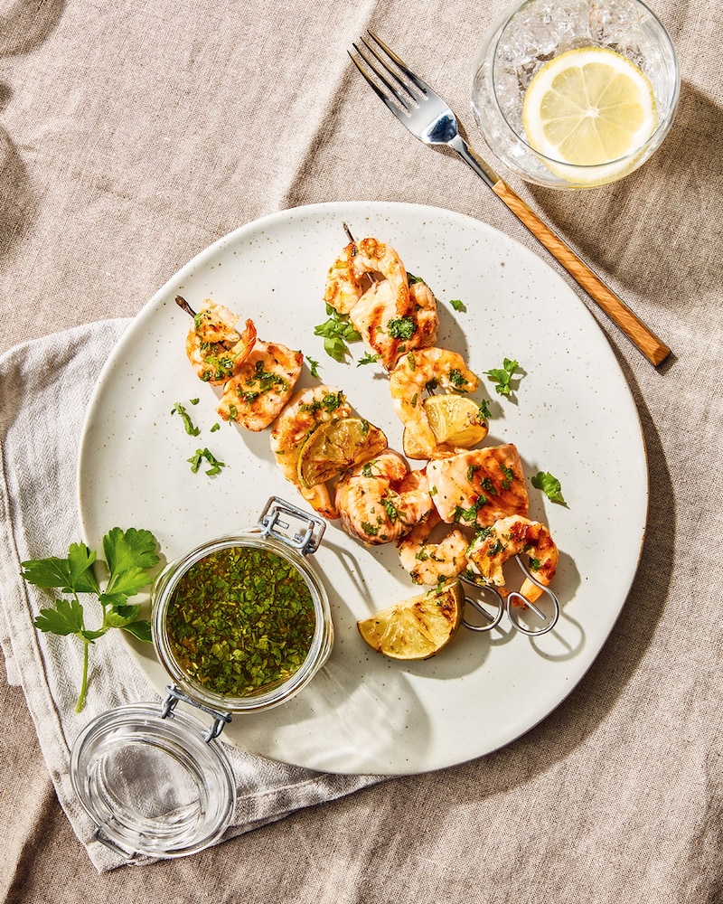 Frutti-di-Mare-Spiesse mit Garnelen und Lachsfilet