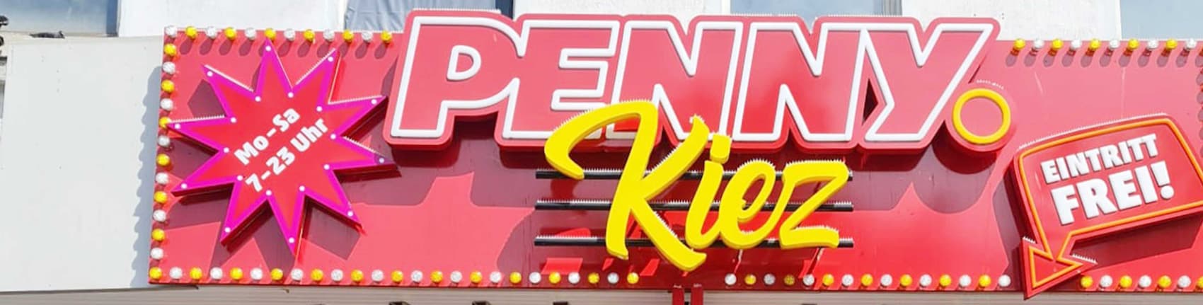 Sie sehen den Eingang vom Penny Markt in Hamburg/St.Pauli, Reeperbahn 108-114