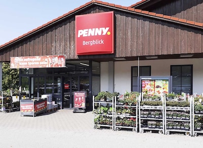 Sie sehen den Eingang vom Penny Markt in Bad Feilnbach Kampenwandstr. 1