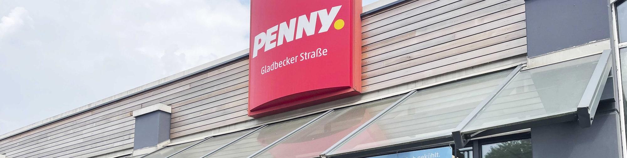 Sie sehen den Eingang vom Penny Markt in Essen - Altenessen, Gladbecker Str. 401