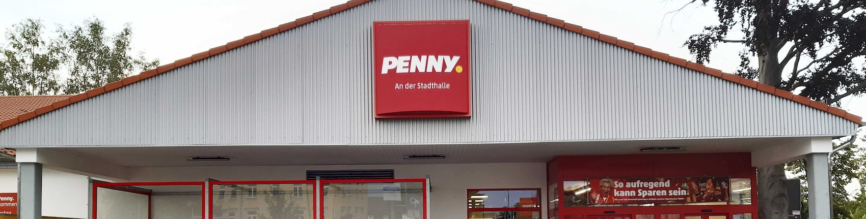 Sie sehen den Eingang vom Penny Markt in Limbach-Oberfrohna Burgstaedter Str. 9