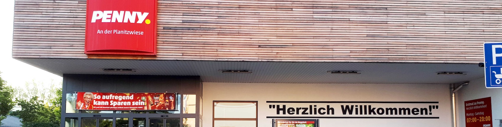 Sie sehen den Eingang vom Penny Markt in Chemnitz (Sachs) Heinrich-Schuetz-Str. 62