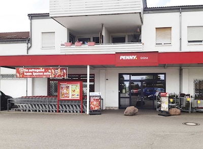 Sie sehen den Eingang vom Penny Markt in Chemnitz (Sachs) Chemnitzer Strasse 161A