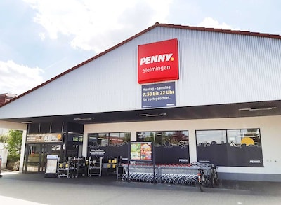 Sie sehen den Eingang vom Penny Markt in Filderstadt/Sielmingen, Reutlinger Str. 30