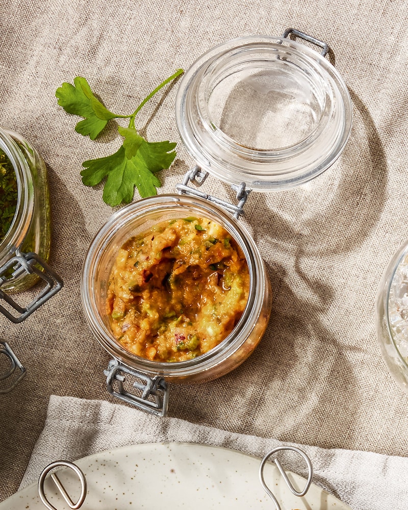 Tomaten-Mango-Marinade mit Kapern