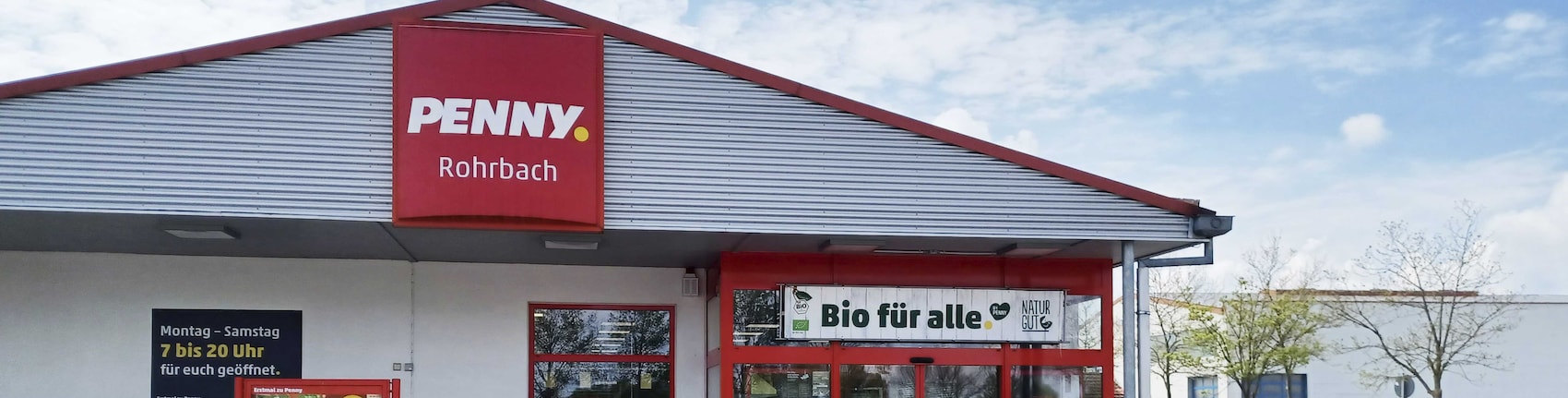 Sie sehen den Eingang vom Penny Markt in Rohrbach/Ilm Lilienthalstrasse 1