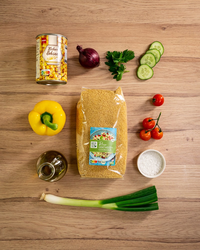Couscous-Salat mit buntem Gemüse