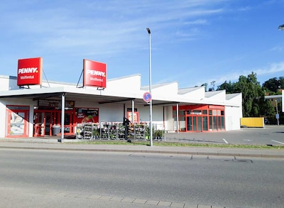 Sie sehen den Eingang vom Penny Markt in Biberach an der Riss Wolfentalstr. 6
