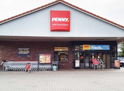 sie sehen den Eingang vom Penny Markt in Elmshorn Adenauerdamm 77