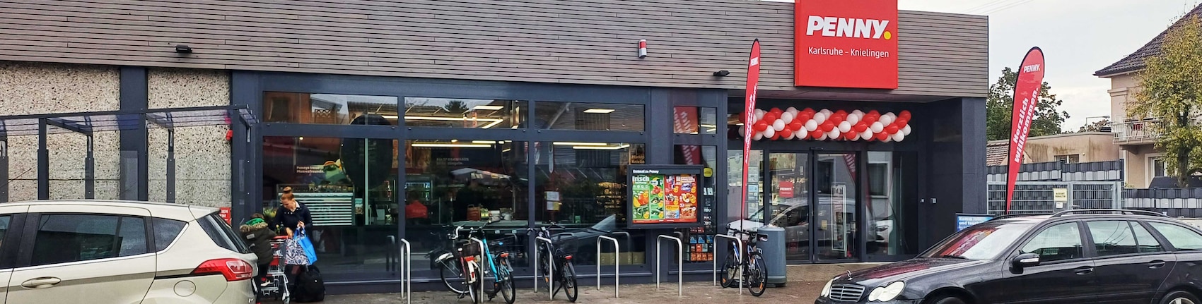 Sie sehen den Eingang vom Penny Markt in Karlsruhe/Knielingen, Herweghstr. 4