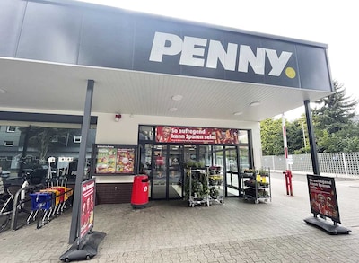 Sie sehen den Eingang vom Penny Markt in Gladbeck, Feldhauser Str. 219-223