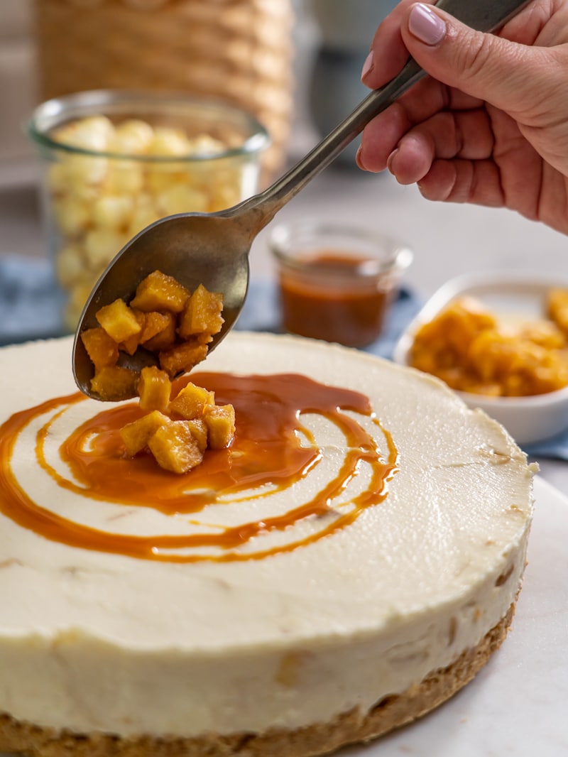Dieses Bild zeigt wie der Kuchen angerichtet wird.