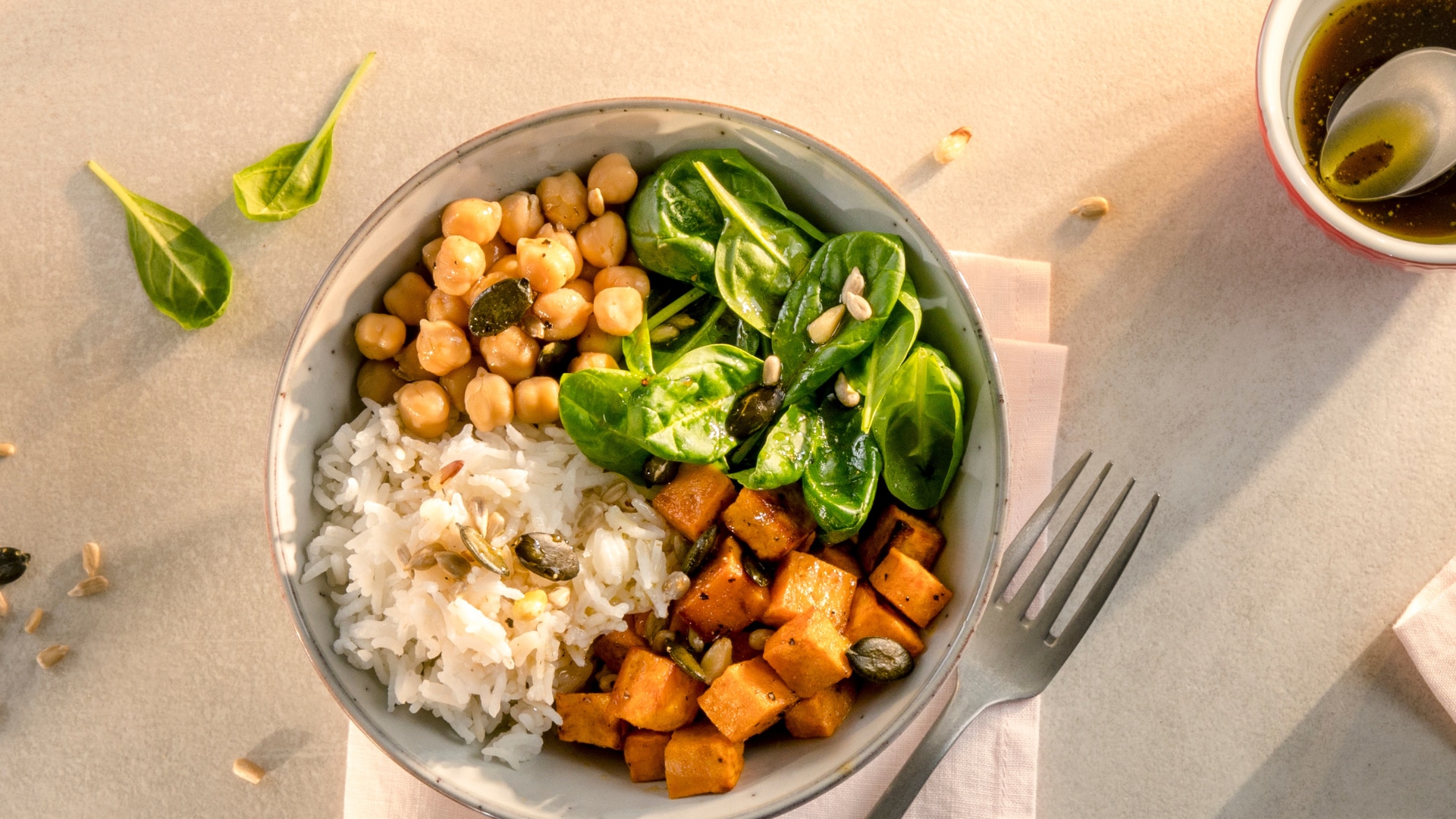 Baked Süßkartoffel-Kichererbsen-Bowl (Buddha Bowl)