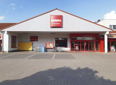 Sie sehen den Eingang vom Penny Markt in Hameln, Ziesenisstr. 1
