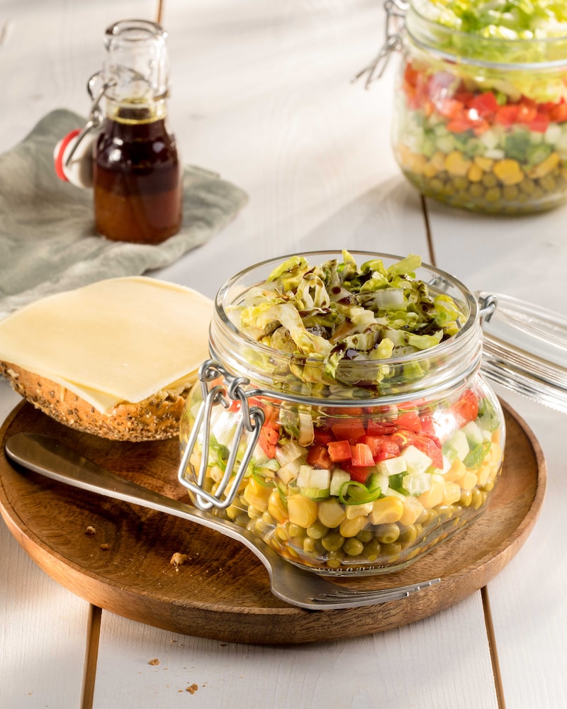 Schichtsalat im Glas